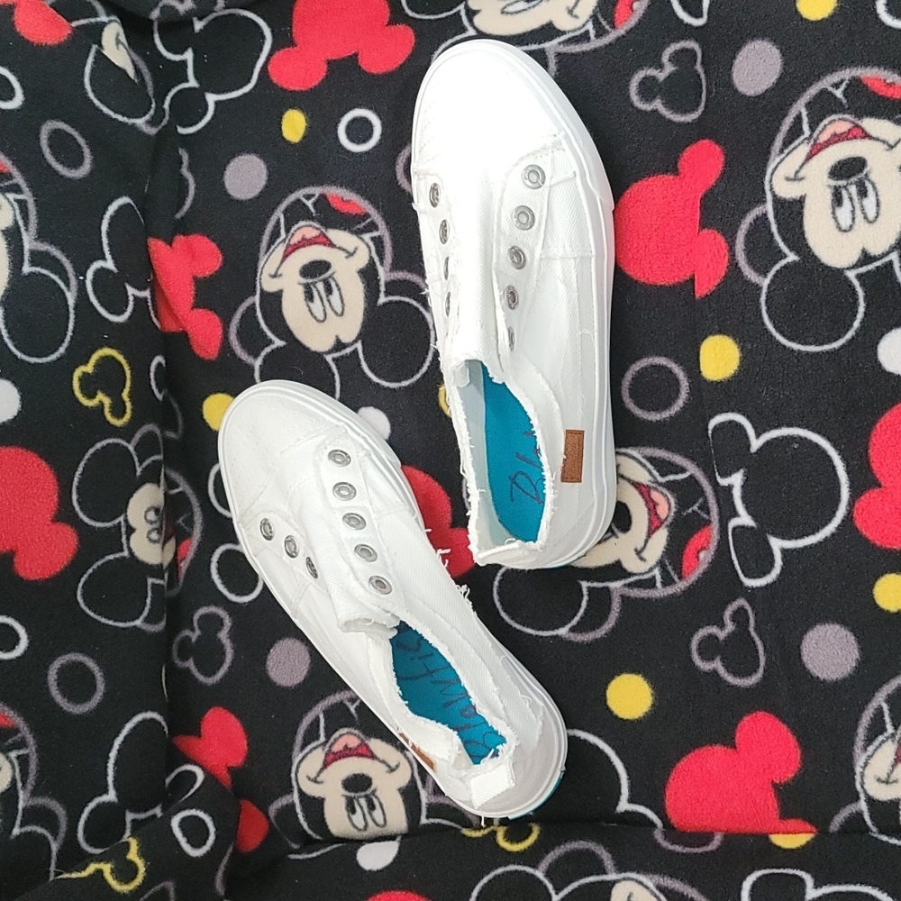 Blowfish whits slip on shoes